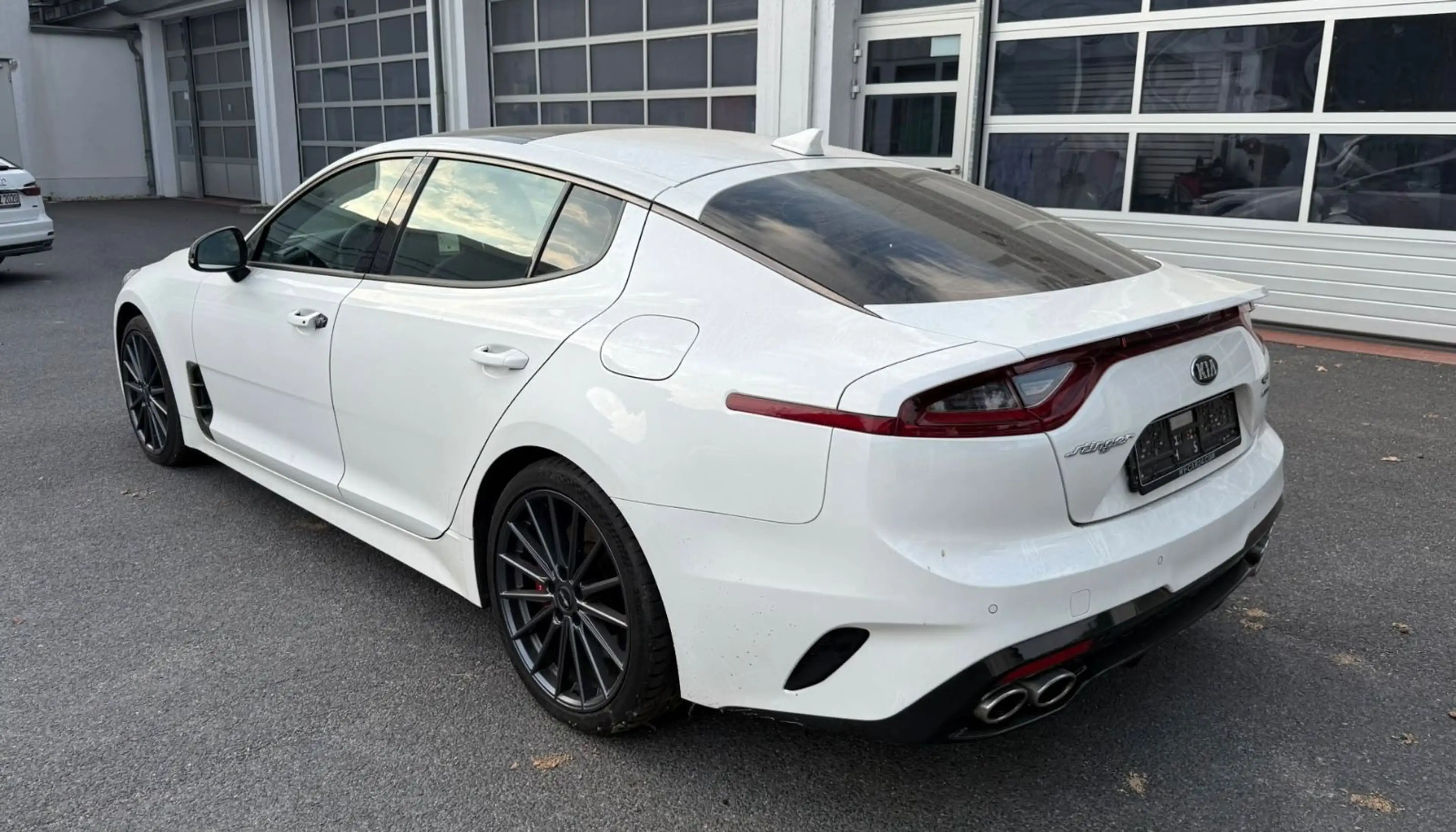 Kia Stinger GT 3.3 V6 4WD *BASTUCK-AGA*PANO*ACC*HUD* — photo 4