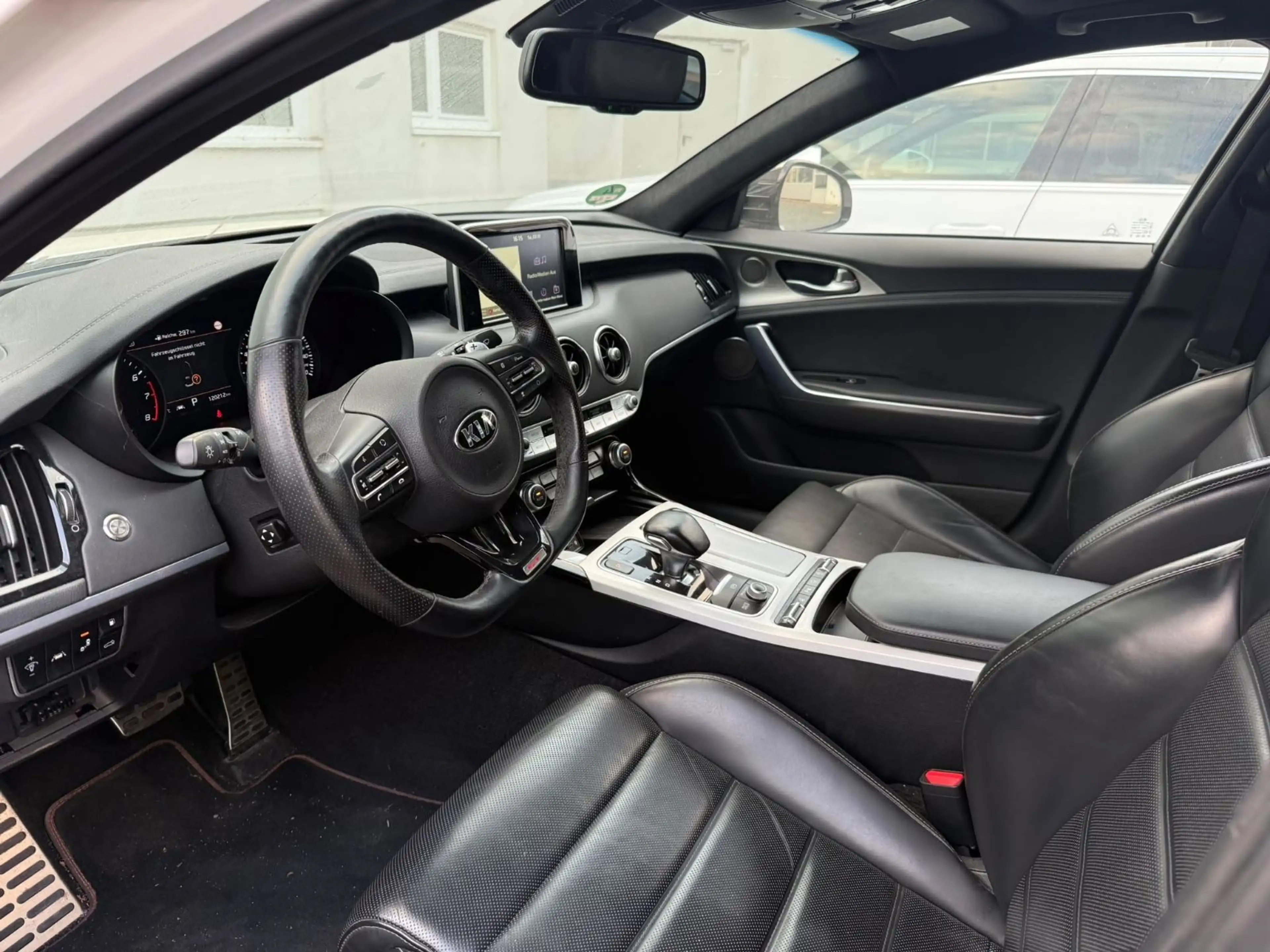 Kia Stinger GT 3.3 V6 4WD *BASTUCK-AGA*PANO*ACC*HUD* — photo 7