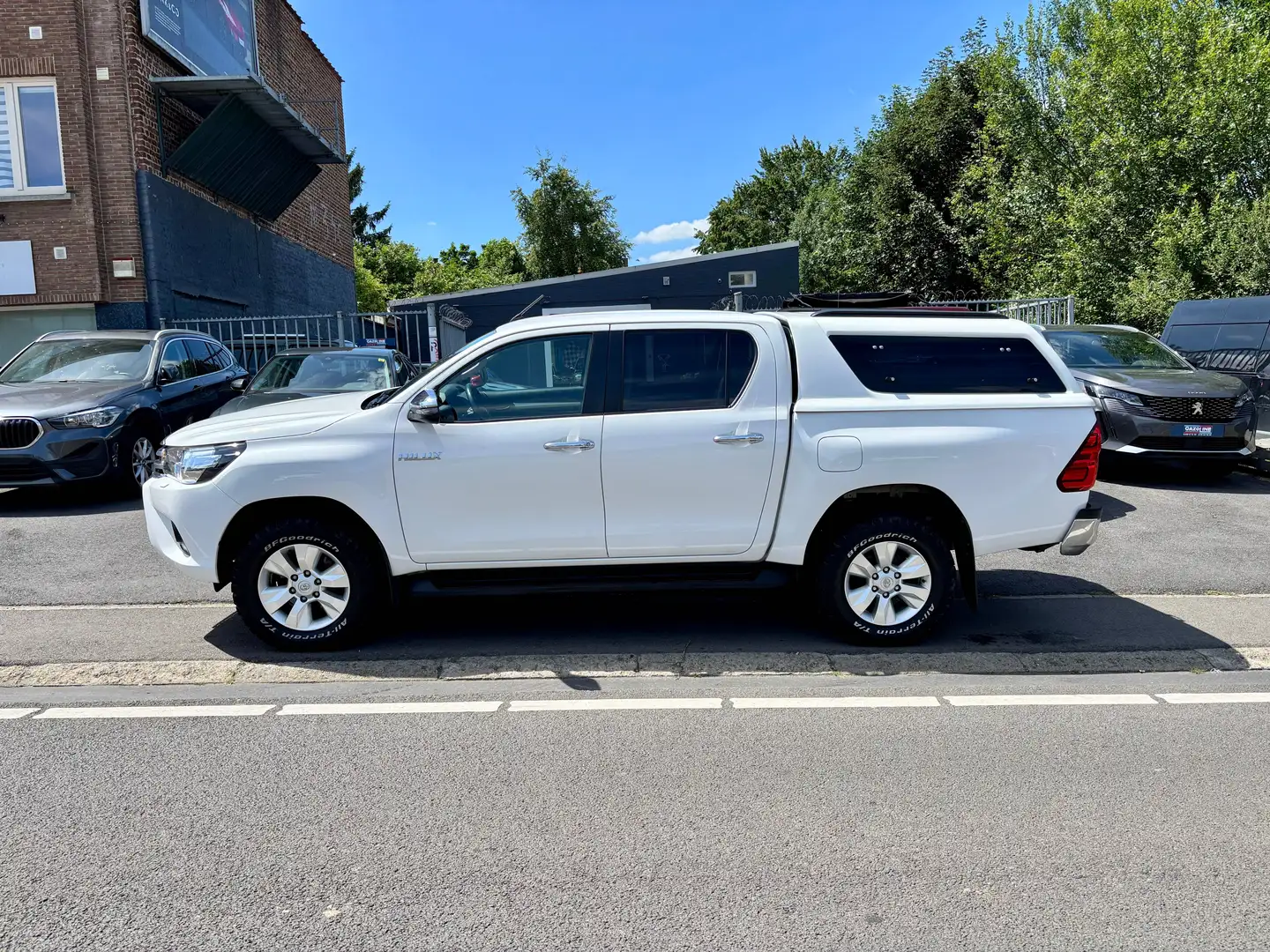TOYOTA Hilux
