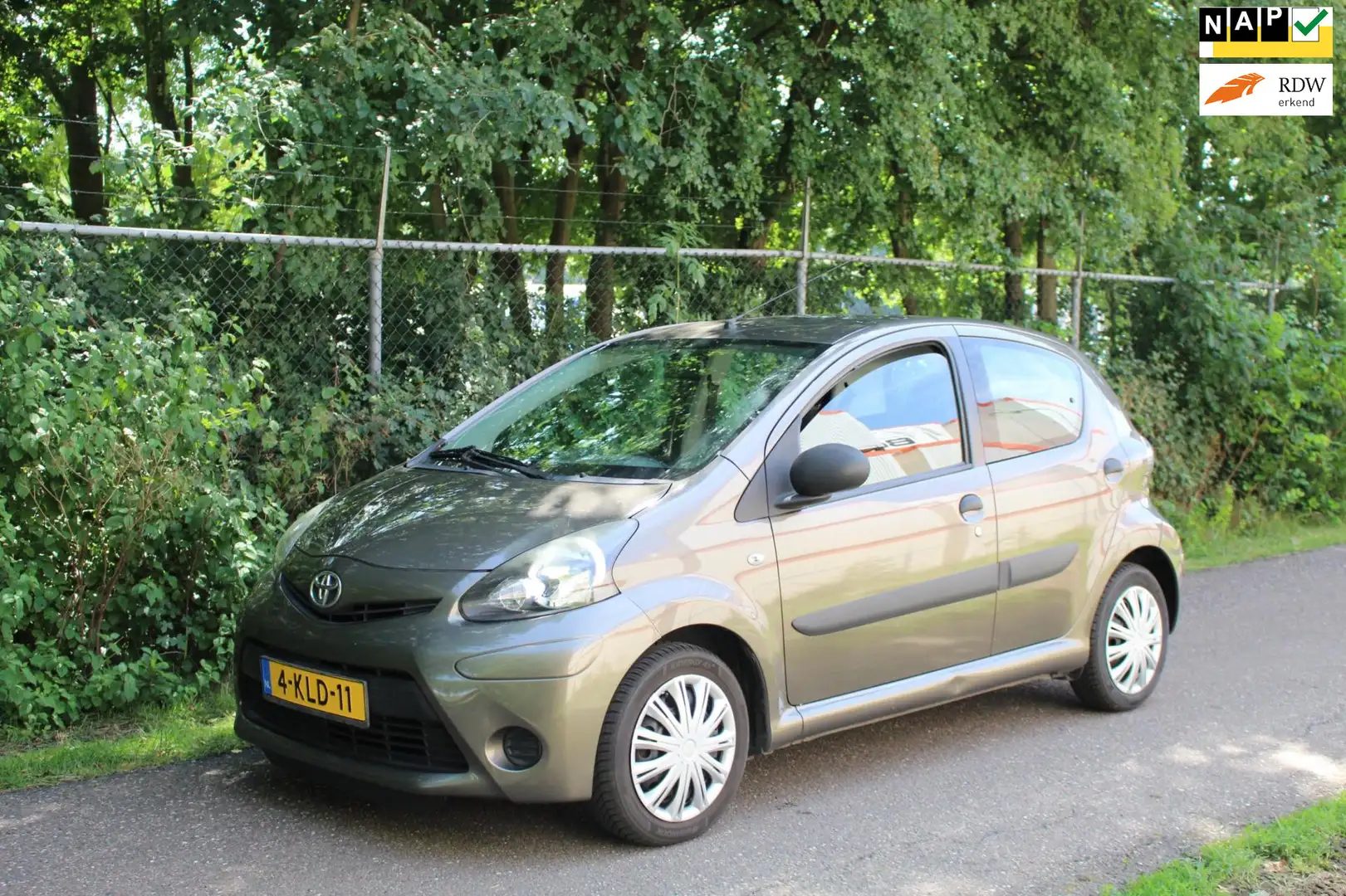 Toyota Aygo 1.0 VVT-i Comfort Bruin - 1