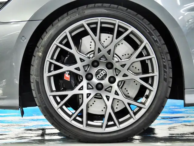 Audi RS3 view 4