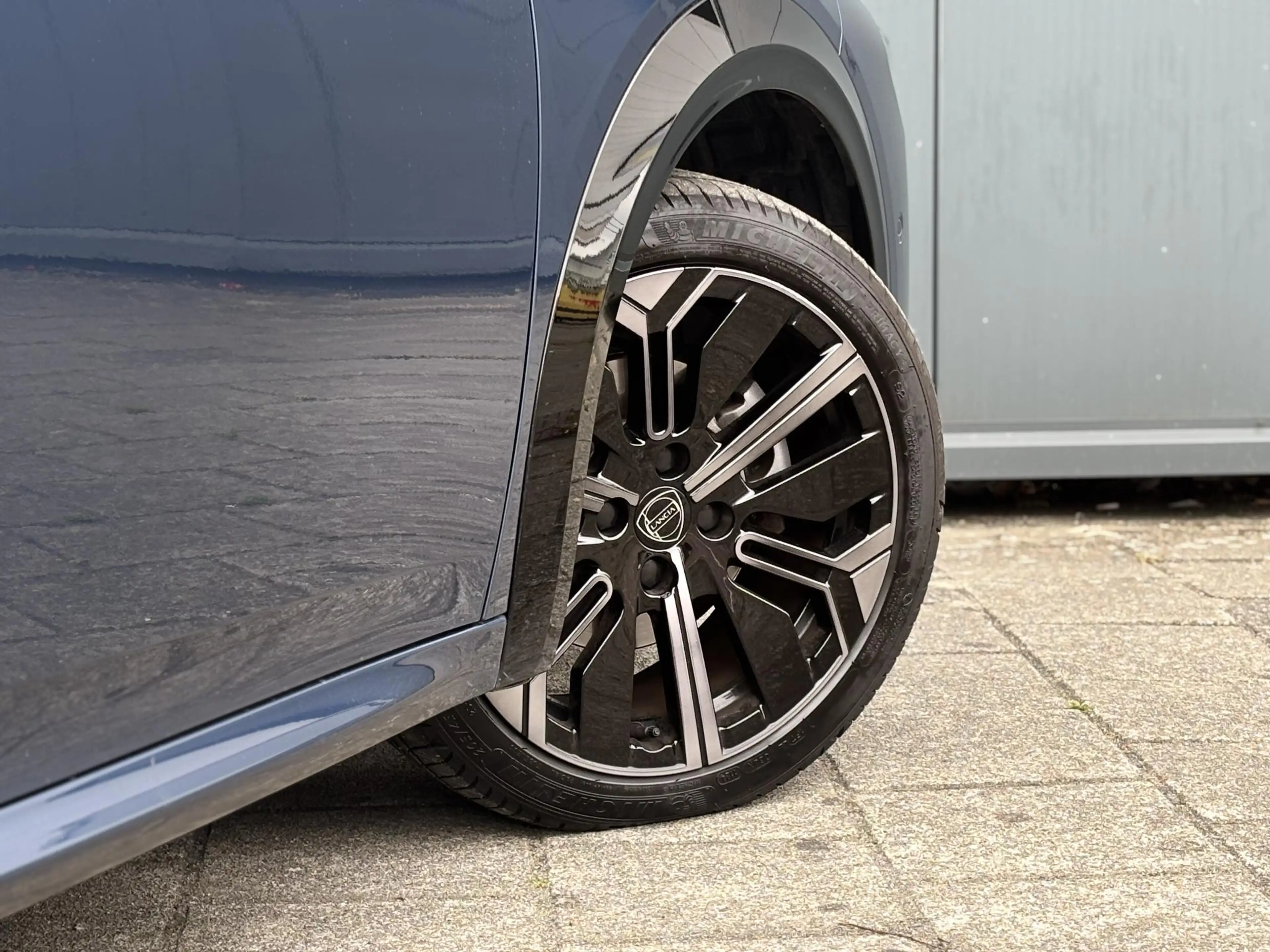 Lancia Ypsilon Edizione Limitata Cassina Navigatie | Apple carpla — photo 11