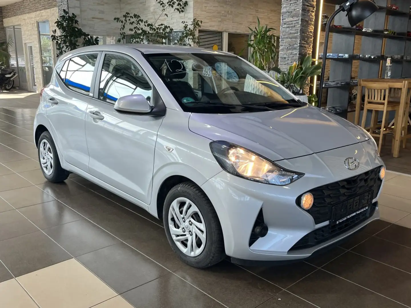 Hyundai i10 Select PDC SHZ Klima Bluetooth Spurassist. Silber - 2