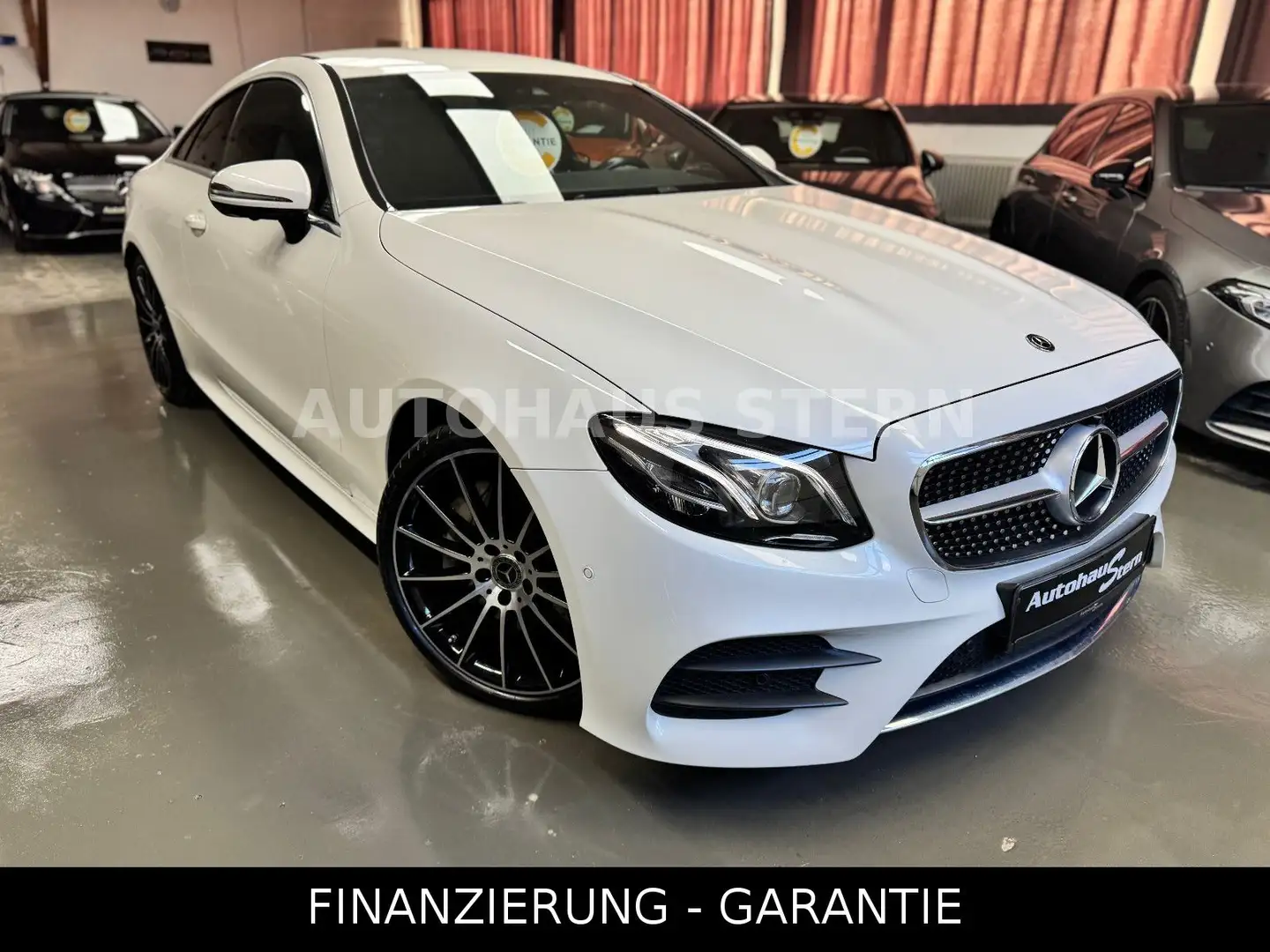 Mercedes-Benz E 300 Coupe AMG Line 360°CAM Standhzg 8fach Spur Weiß - 1