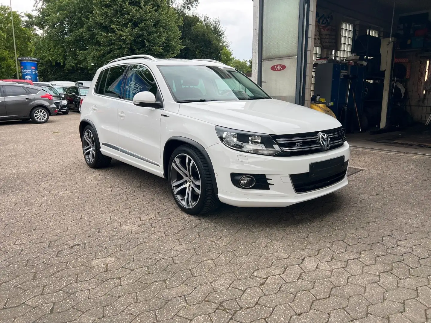Volkswagen Tiguan 2.0 TSI Sport & Style 4Motion R Line Navi Wit - 1