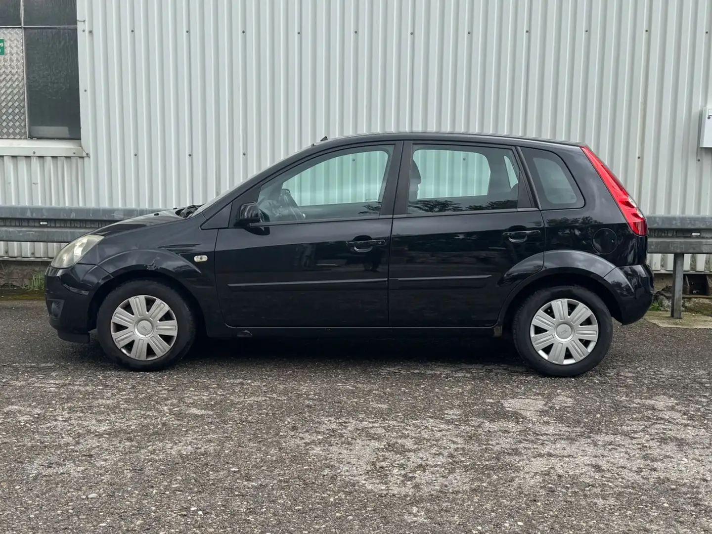 Ford Fiesta Connection * Lim * Klima * Noir - 2