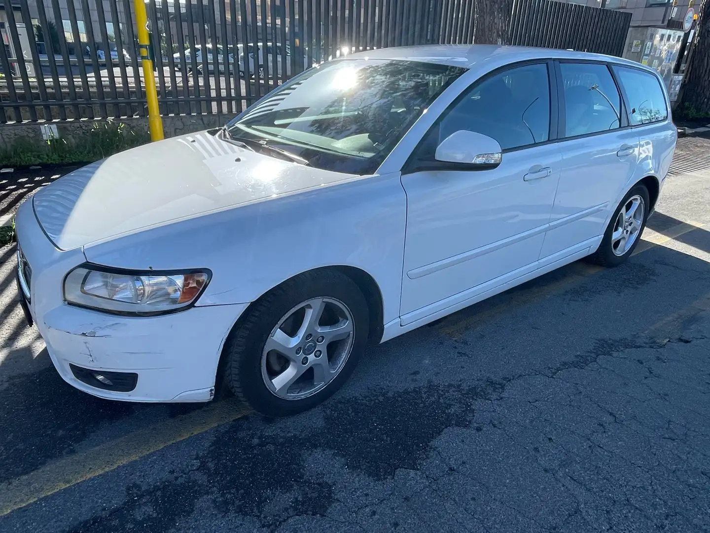 Volvo V50 1.6 d2 Polar 115cv Biały - 1