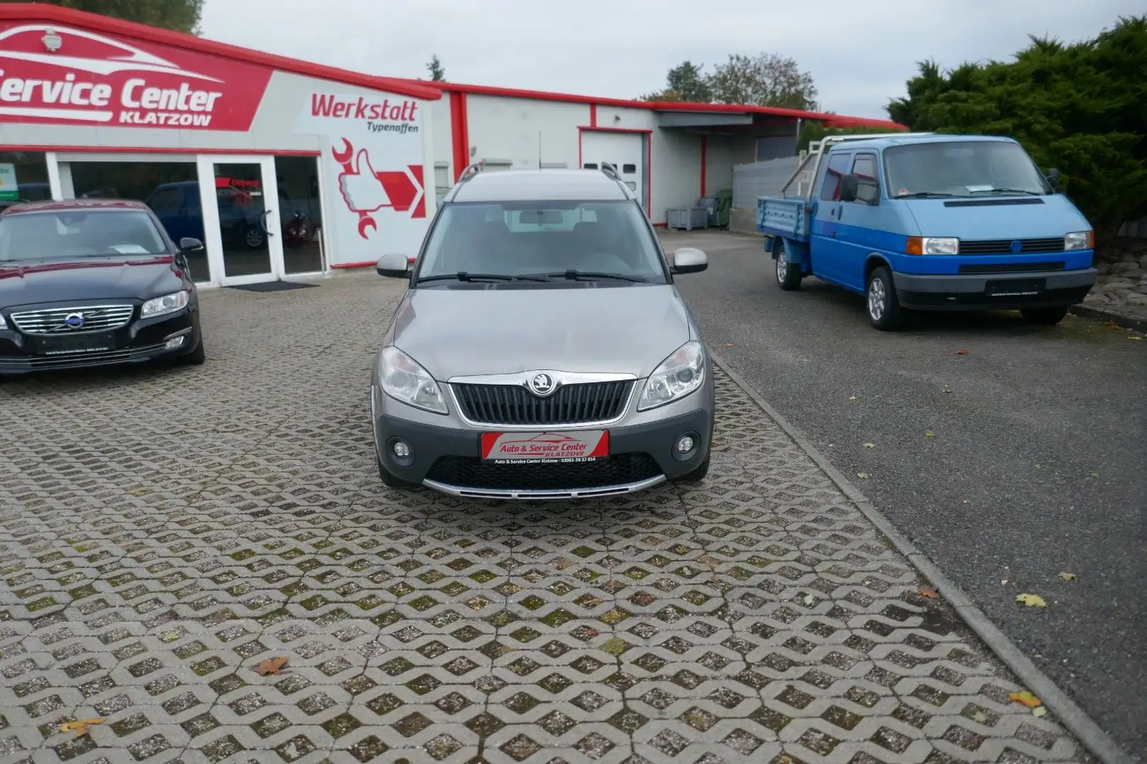 Skoda Roomster 1.6l TDI 66kW Scout GANZJAHRESREIFEN Beige - 2