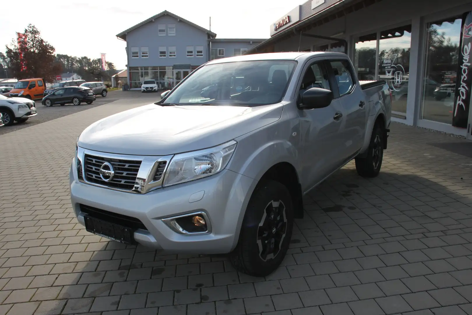 Nissan Navara 2.3 Acenta Double Cab 4x4 Grey - 1