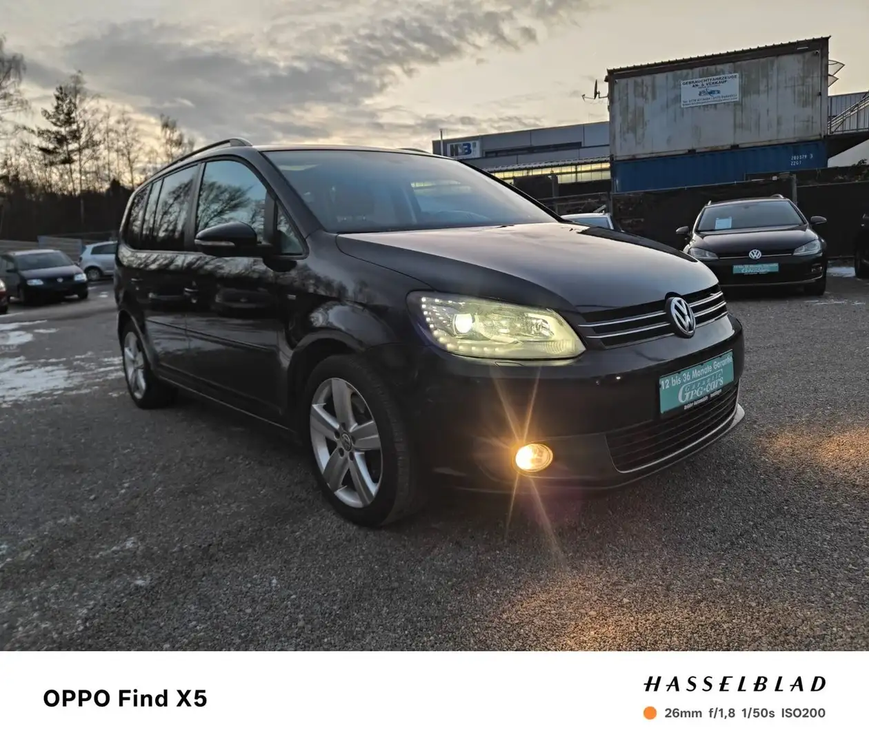 Volkswagen Touran 1,4 Cup Navi Tempomat Bi-Xenon APS Schwarz - 1