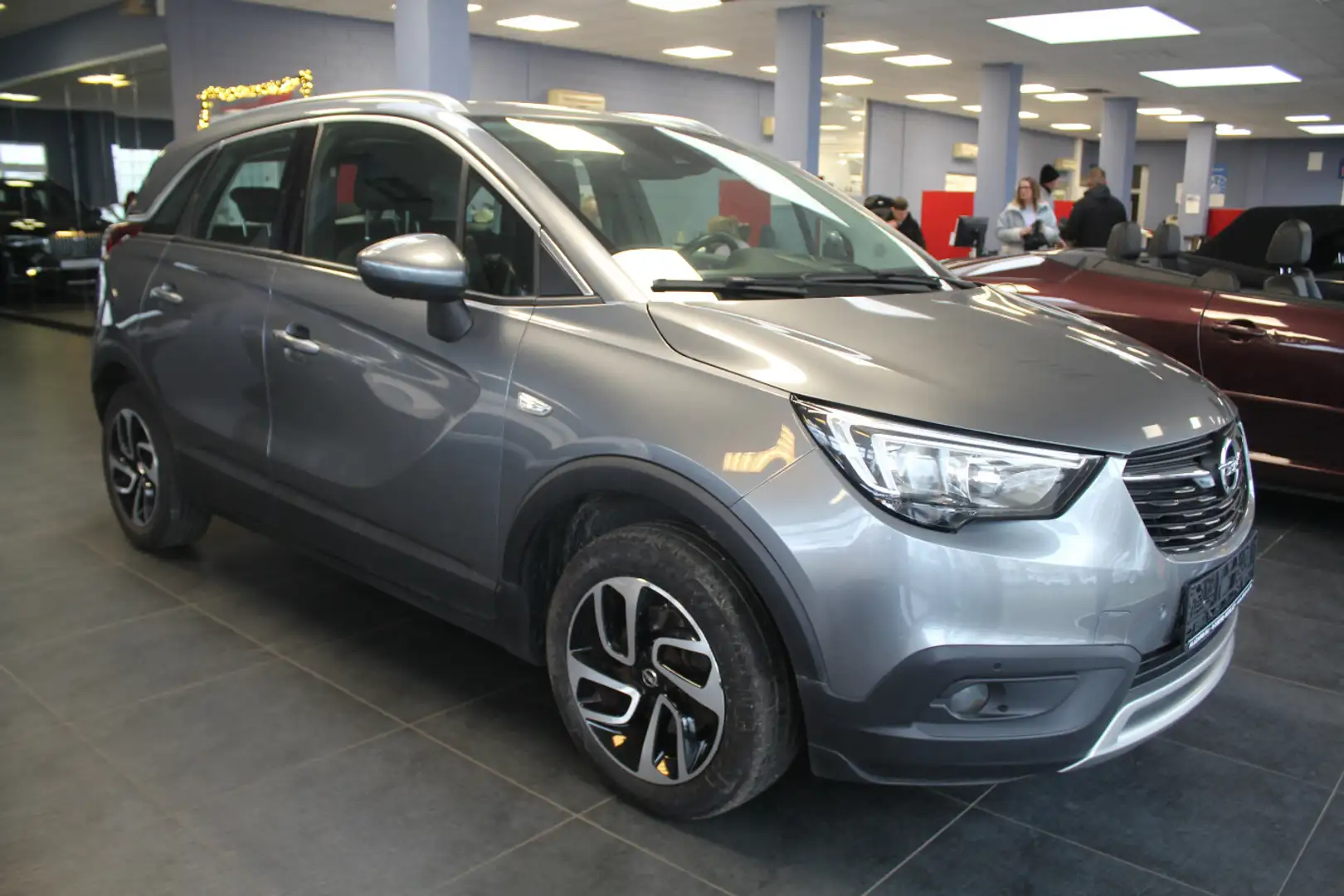 Opel Crossland X 1.2 ECOTEC Innovation - Grijs - 1
