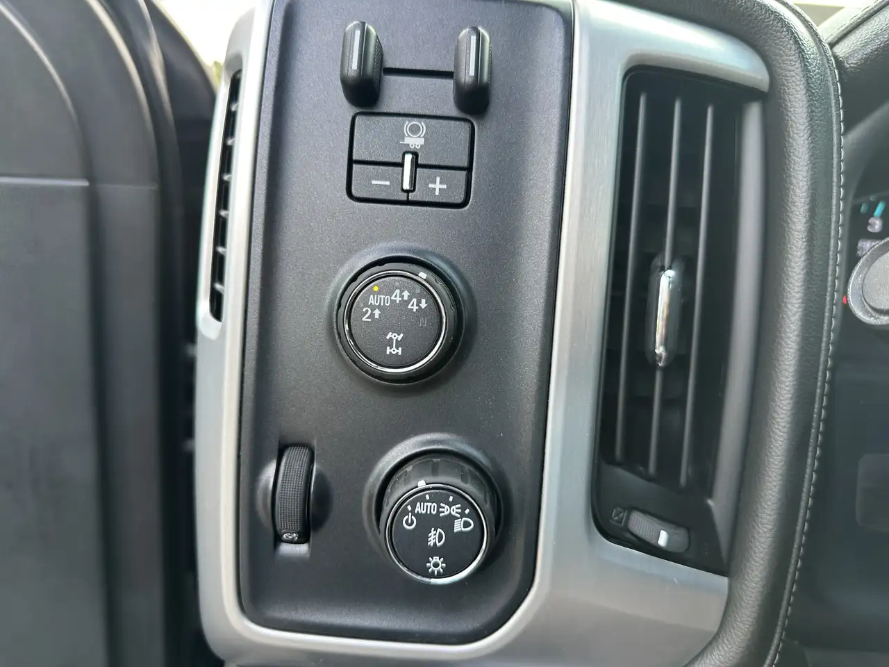 GMC Sierra 1500 photo GMC Sierra 1500