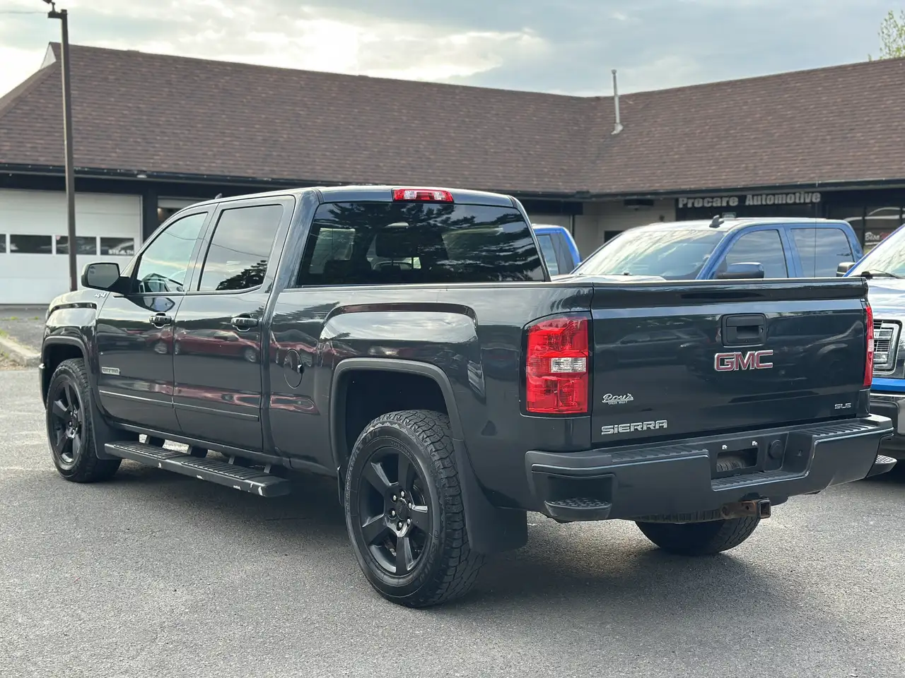 GMC Sierra 1500 photo GMC Sierra 1500