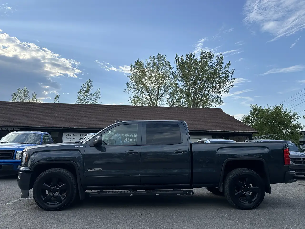 GMC Sierra 1500 photo GMC Sierra 1500