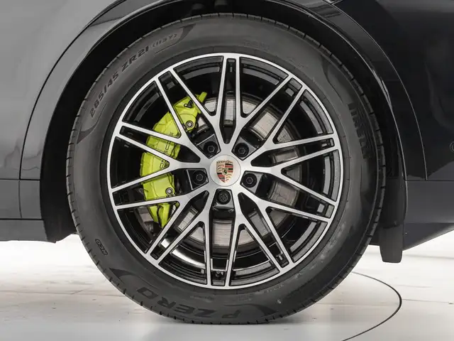 Porsche Cayenne view 6