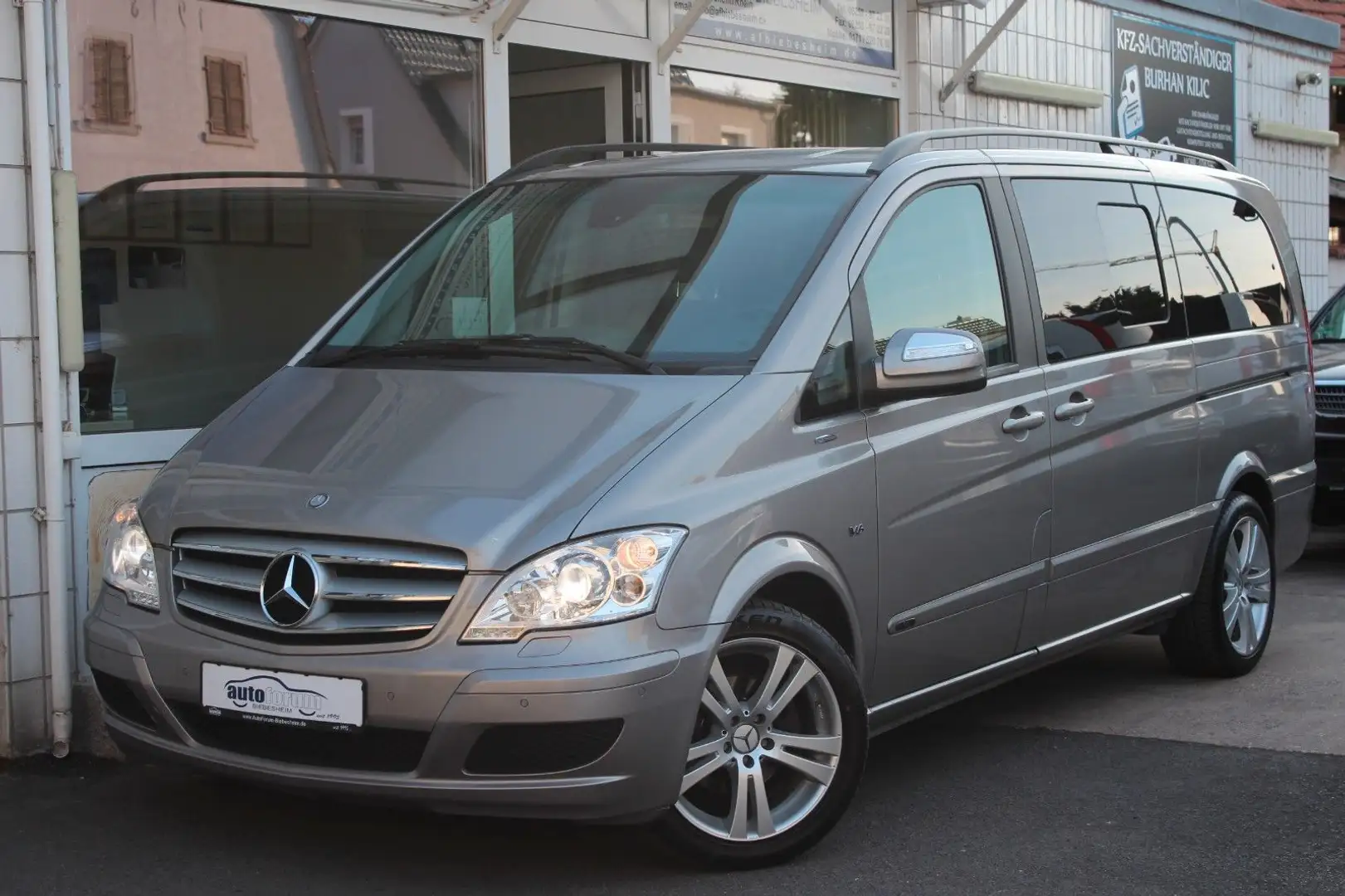 Mercedes-Benz Viano 3.0 CDI lang Fun/Activity/Bike/Bettfunkt. Zilver - 2