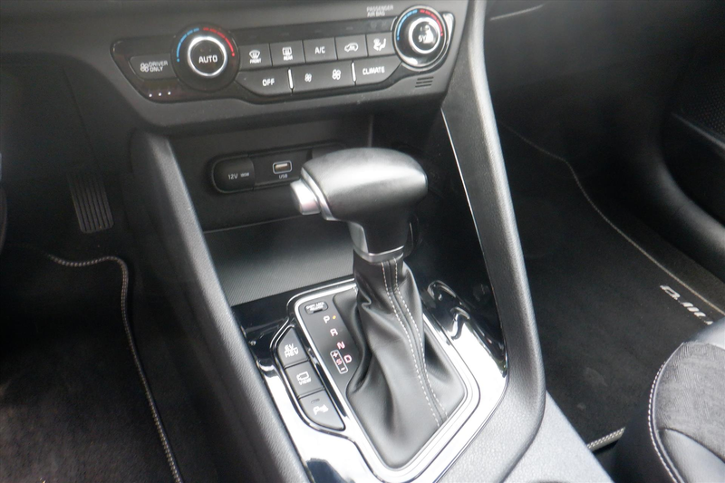 Kia e-Niro 1.6 GDi Plug-in Hybrid DCT6 DynamicLine - 72.000 K — photo 13