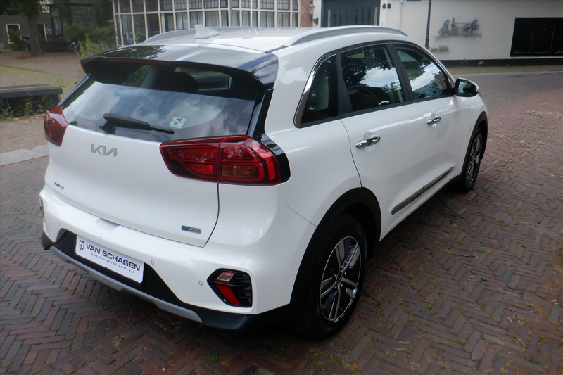 Kia e-Niro 1.6 GDi Plug-in Hybrid DCT6 DynamicLine - 72.000 K — photo 5