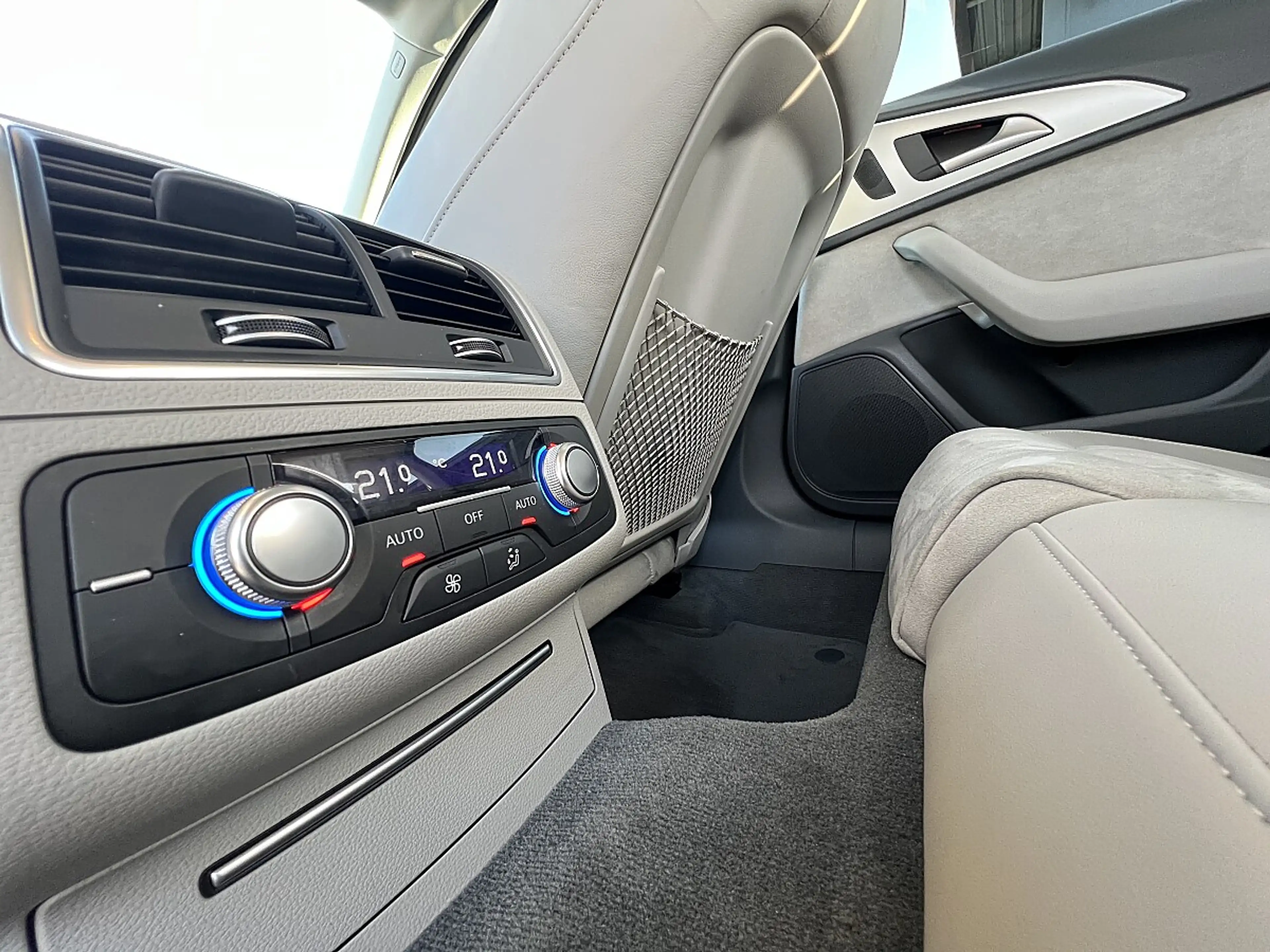 Audi A6 3,0 TDI clean Diesel Quattro intense S-tronic — photo 15