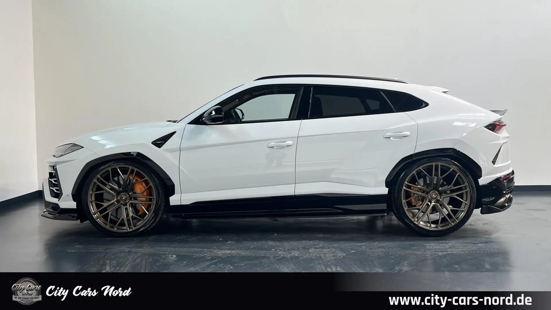 Lamborghini Urus 24 ZOLL-AKRAPOVIC-B&O-360° Weiß - 2