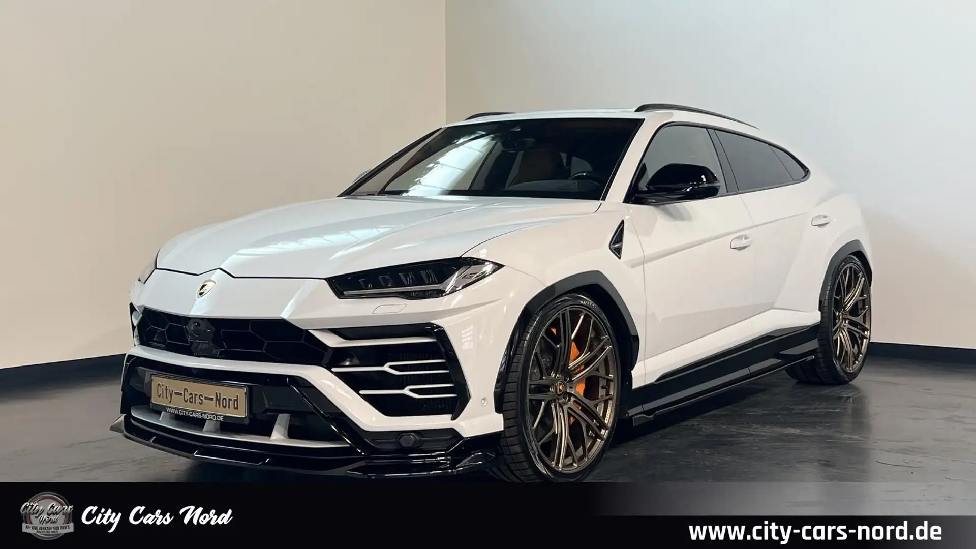 Lamborghini Urus 24 ZOLL-AKRAPOVIC-B&O-360° Weiß - 1
