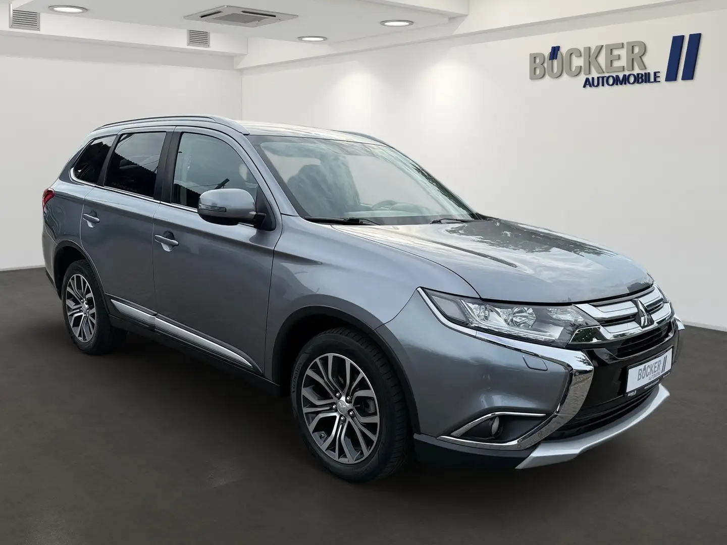 Mitsubishi Outlander 2.2 DI-D SUV-Star+ 4WD AHK 8-FACH NAVI Grau - 2