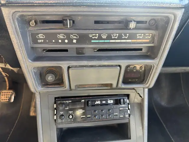 Mitsubishi Pajero view 23