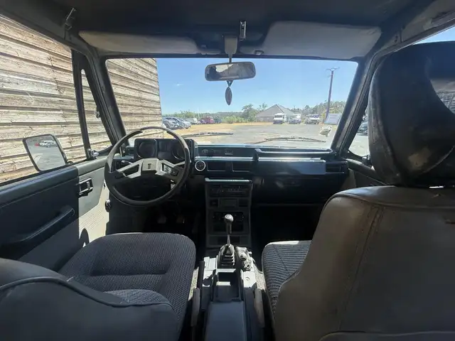 Mitsubishi Pajero view 14