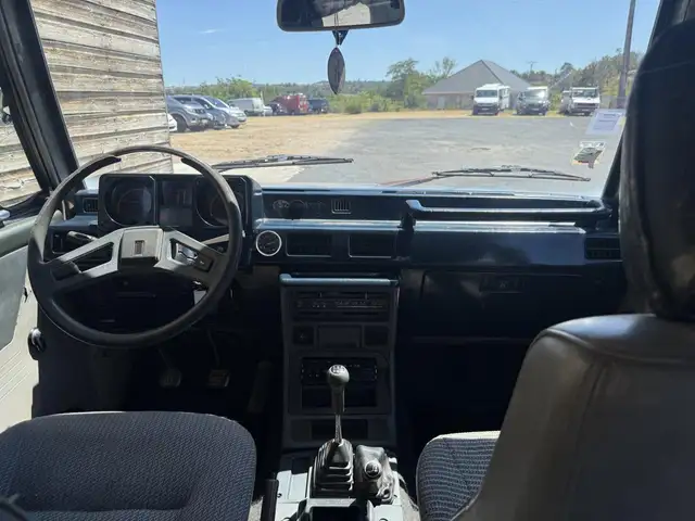 Mitsubishi Pajero view 15