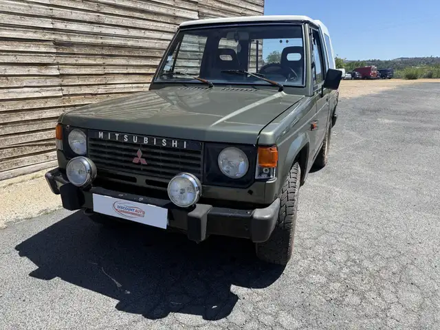 1987 Mitsubishi Pajero in Green for sale