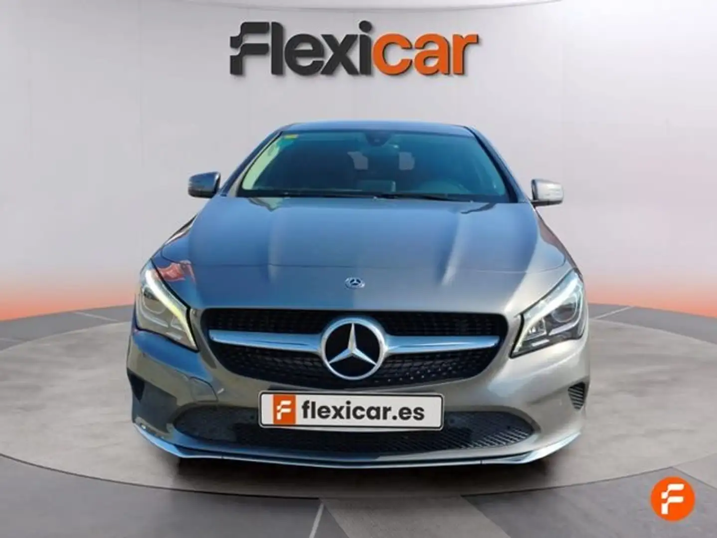 Mercedes-Benz CLA 200 Shooting Brake 200d 7G-DCT Gris - 2