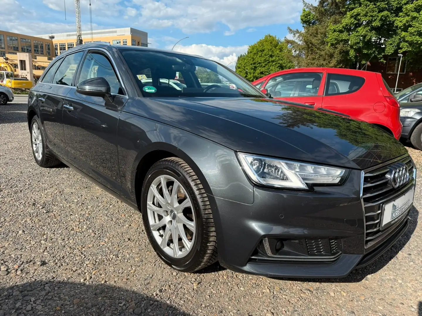 Audi A4 Avant 40 TFSI design Grau - 1
