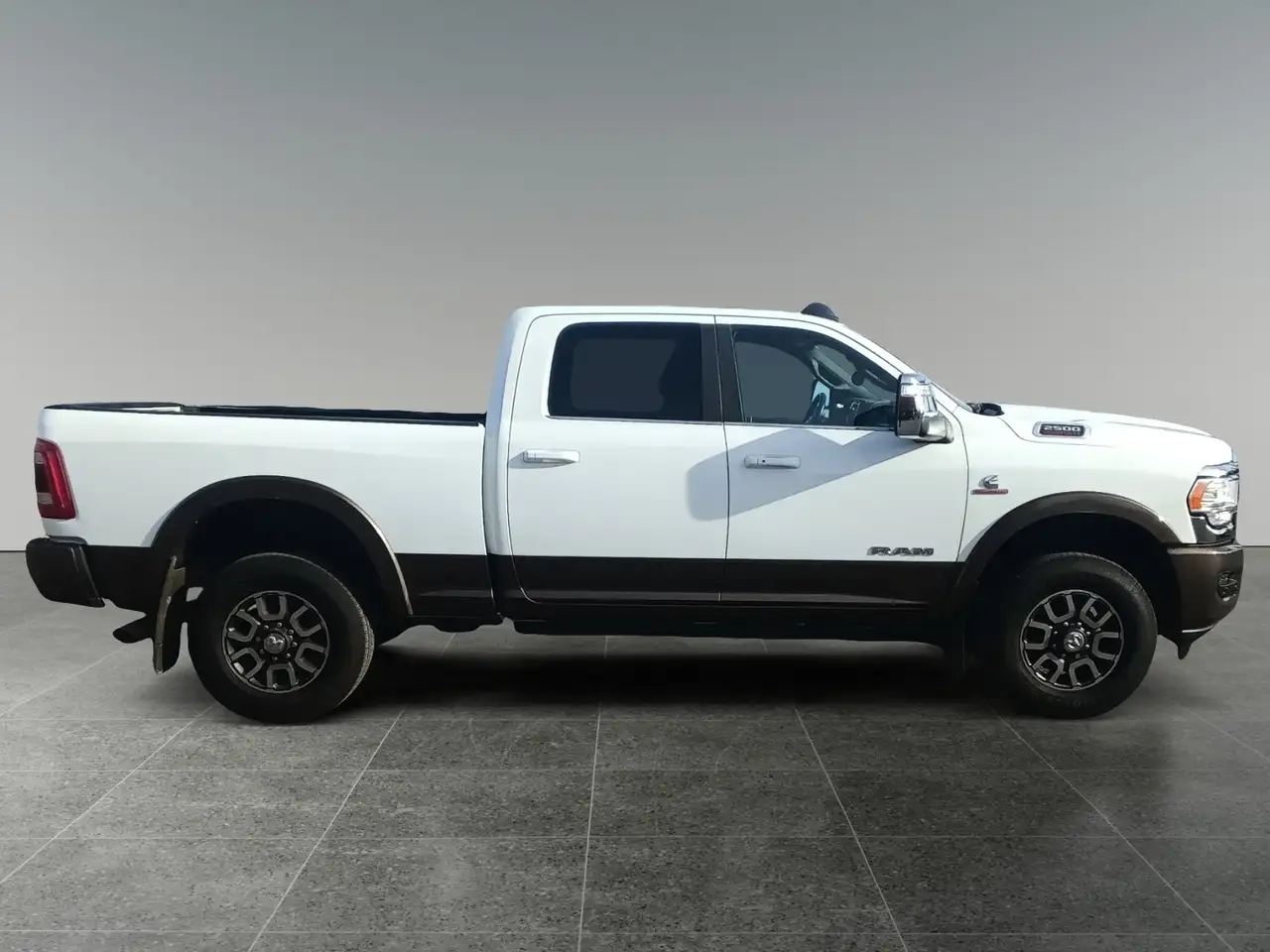 RAM 2500 снимка RAM 2500