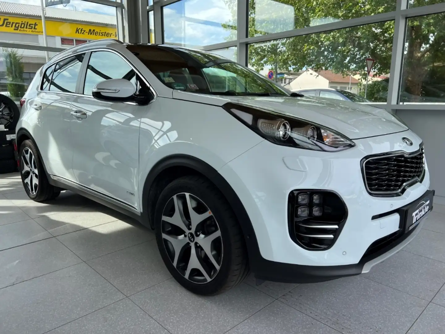 Kia Sportage 177 PS DCT GT-Line 4WD AHK Panorama Navi Leder Sou Weiß - 1