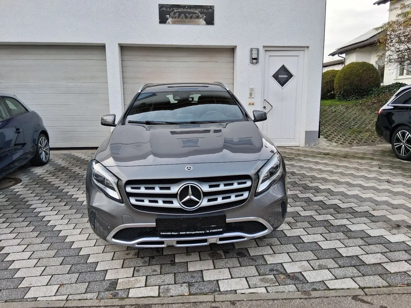 Mercedes-Benz GLA 180 URBAN Progressive-Paket Top gepflegt Szary - 1