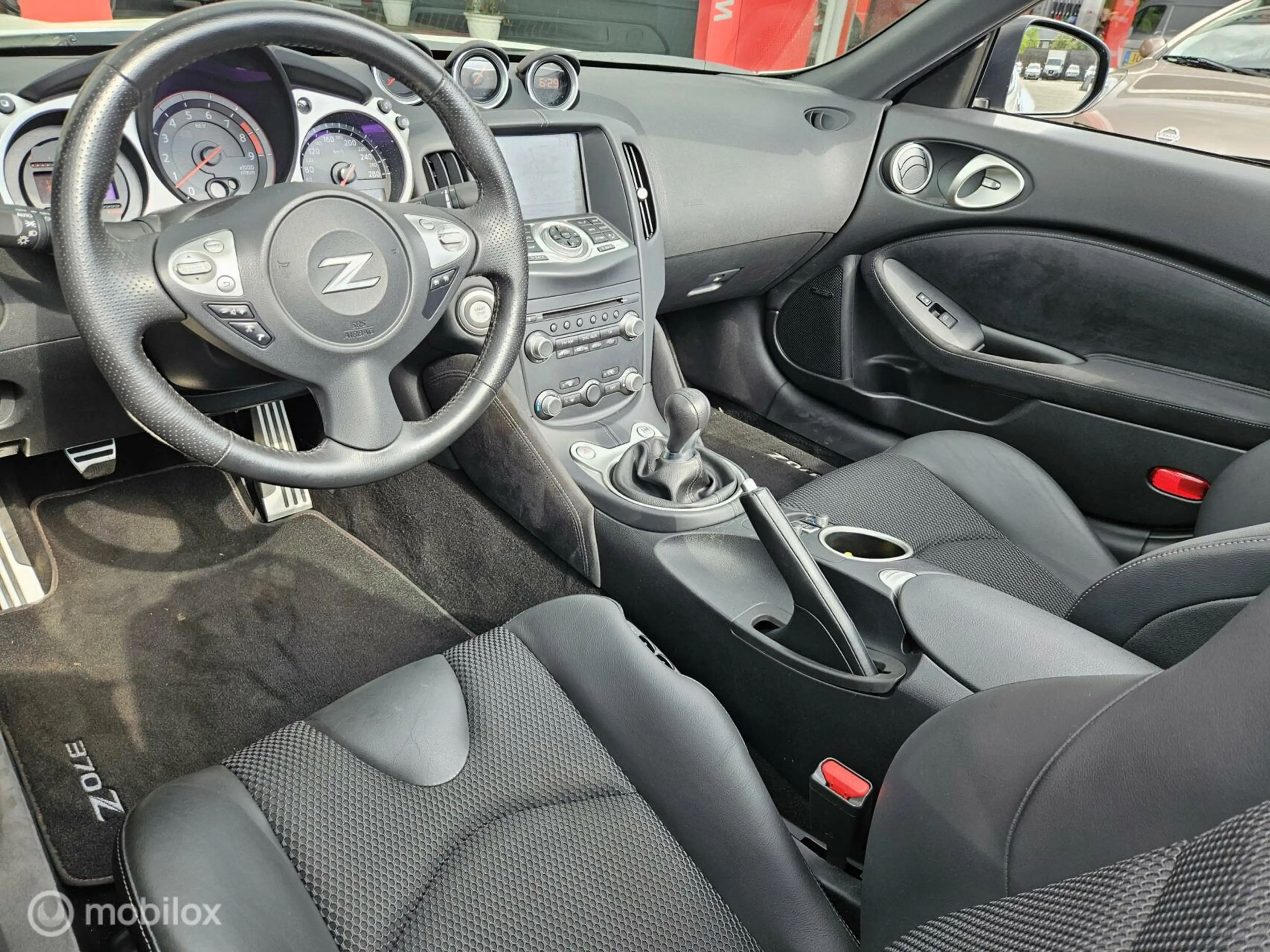 Nissan 370Z Roadster 3.7 V6 Pack — photo 13