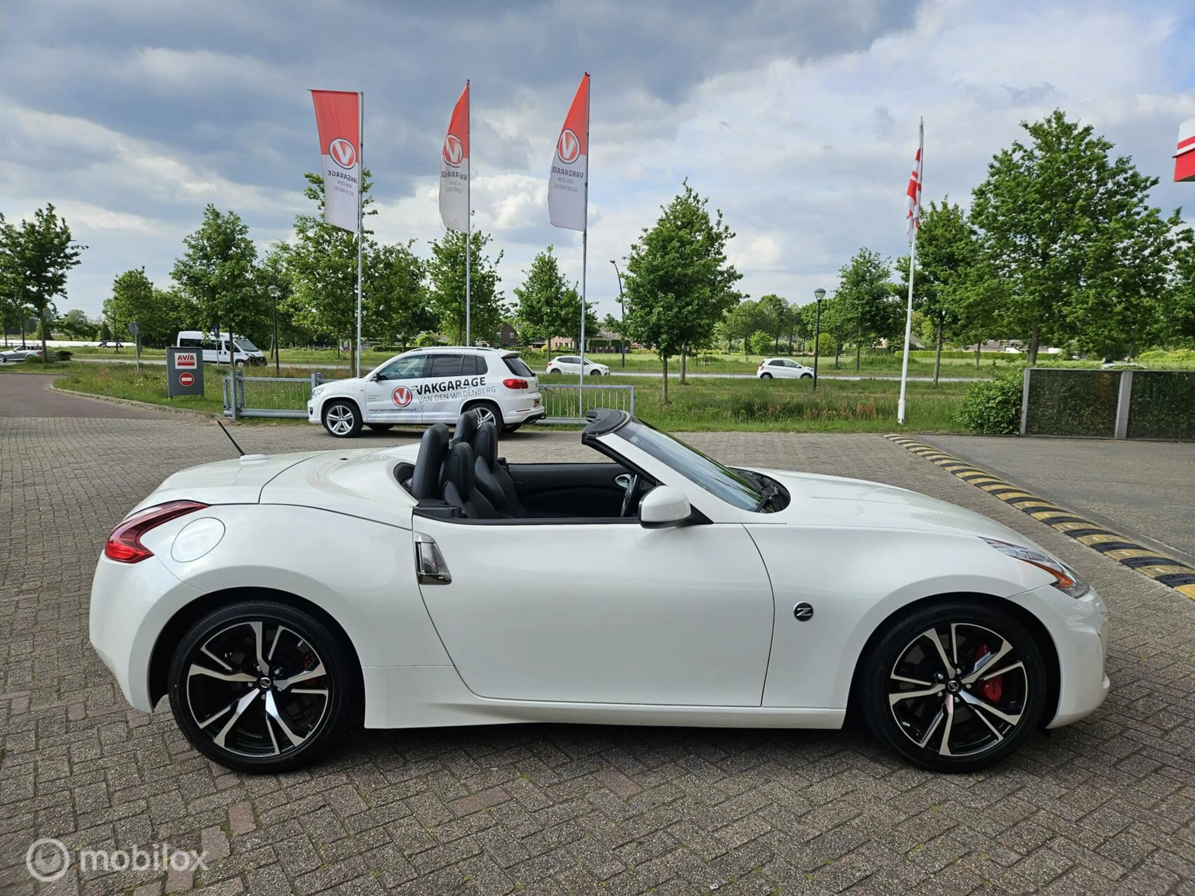 Nissan 370Z Roadster 3.7 V6 Pack — photo 4