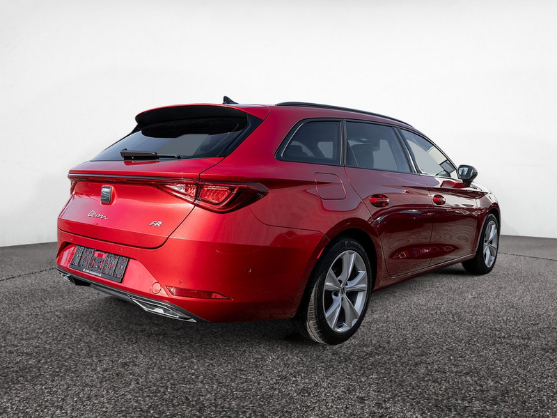 SEAT Leon Sportstourer 2.0 TSI FR DSG AHK Pano Kam — photo 3