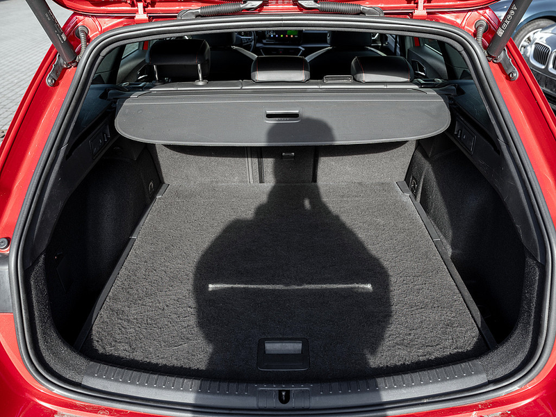 SEAT Leon Sportstourer 2.0 TSI FR DSG AHK Pano Kam — photo 15