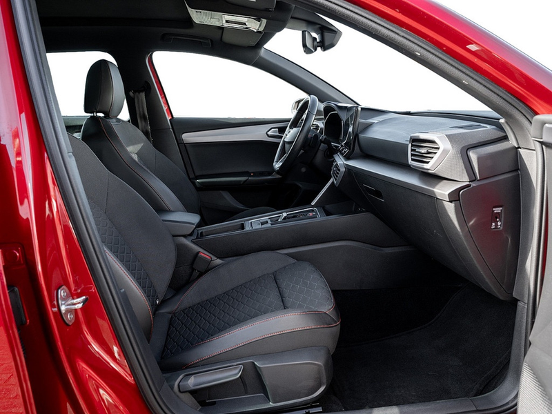SEAT Leon Sportstourer 2.0 TSI FR DSG AHK Pano Kam — photo 2