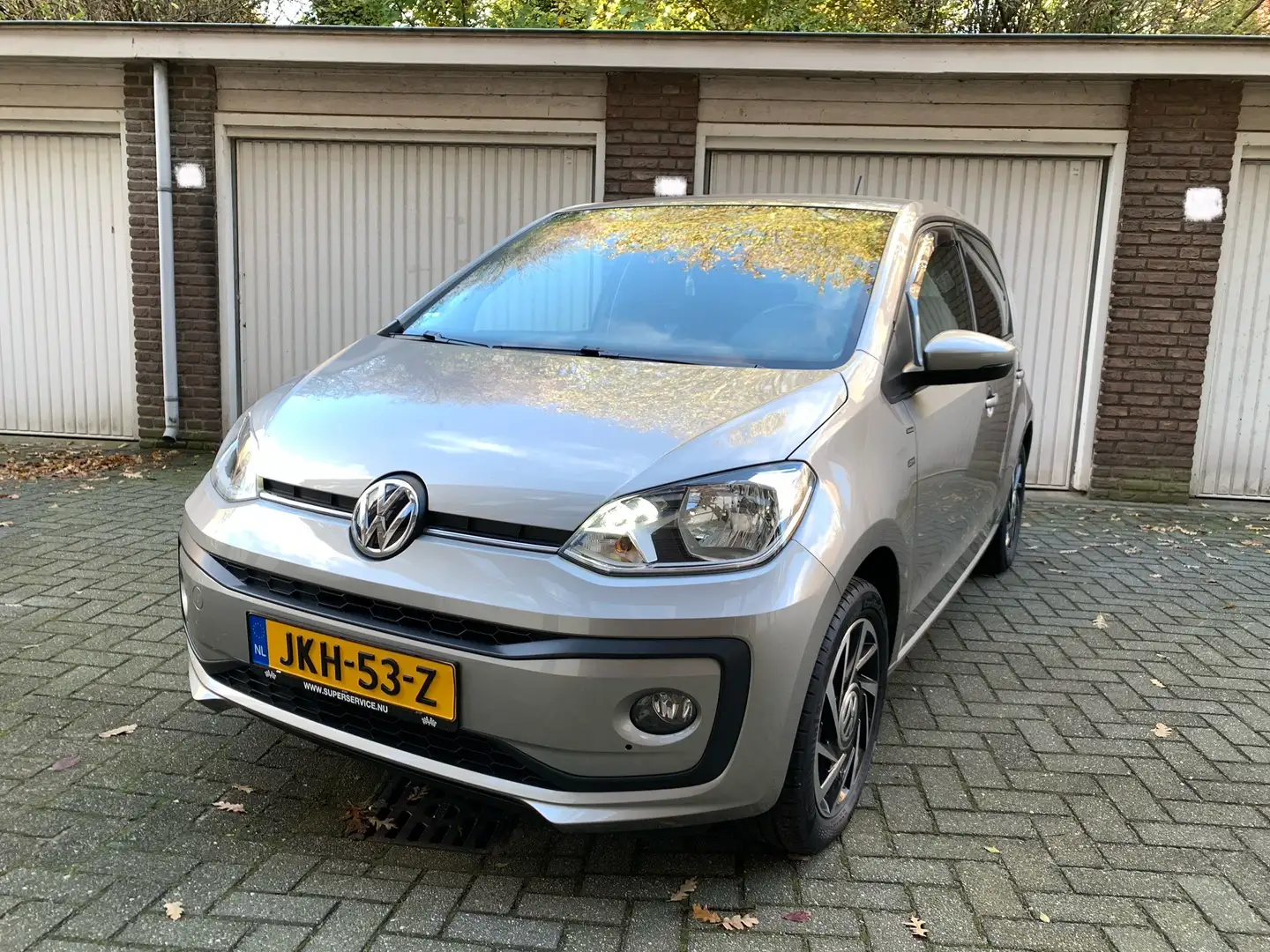 Volkswagen up! VOLSWAGEN UP 1.0 EcoFuel airco,stoelverwarming etc Grijs - 2