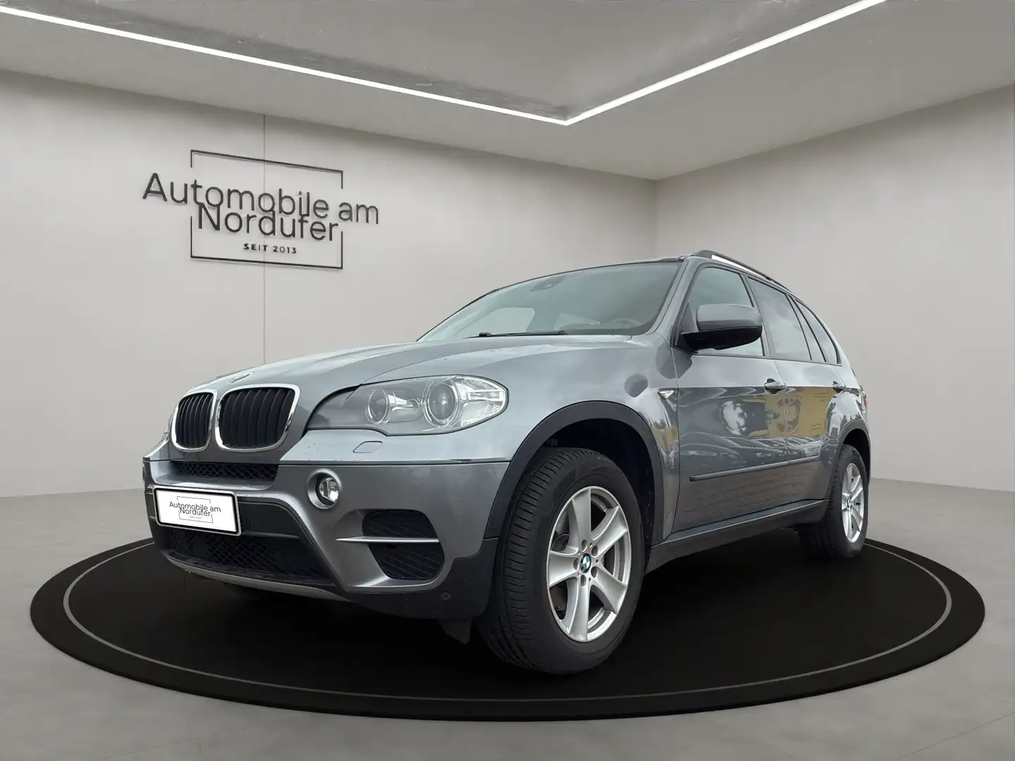 BMW X5 xDrive30d-1Hand-HeadUp-Softclose-Keyless-Kamera Grau - 1