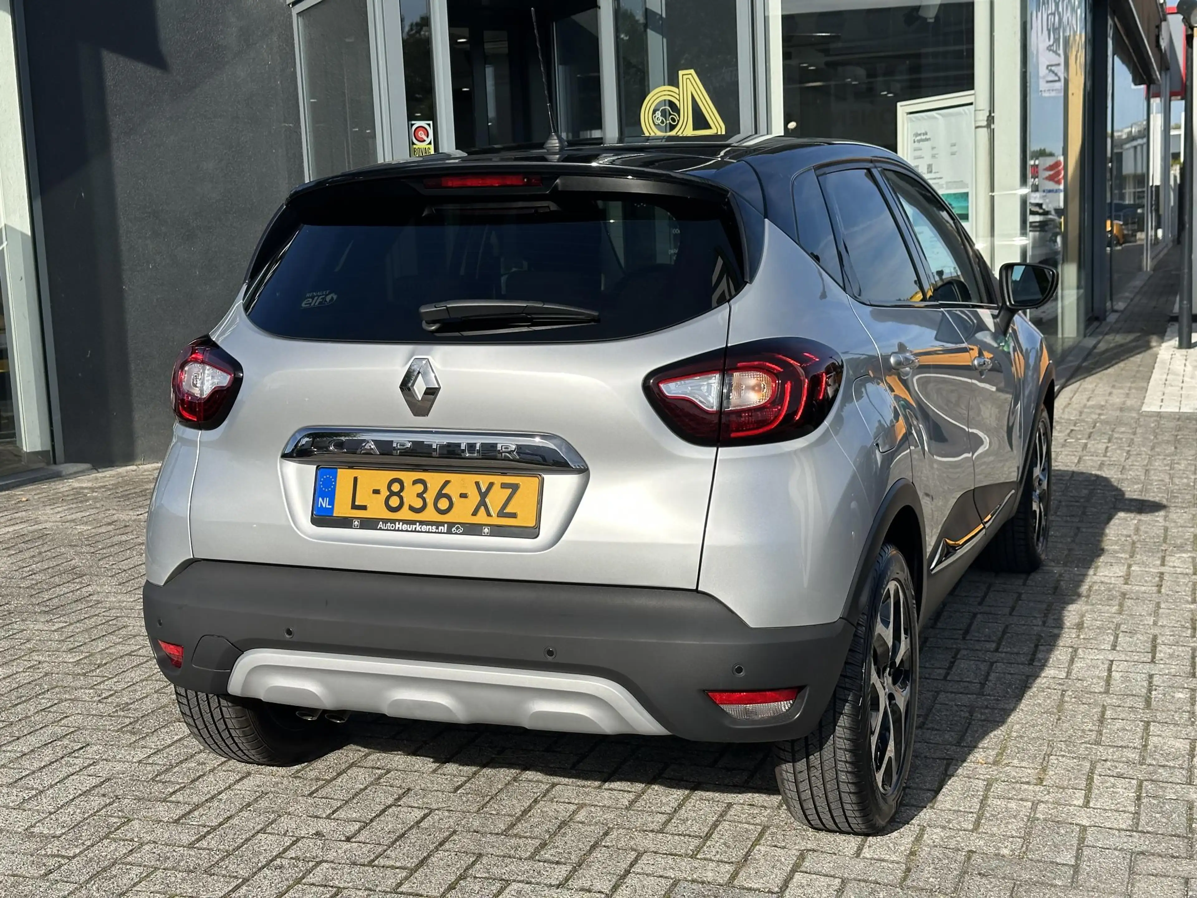 Renault Captur TCe 120 EDC Intens l AUTOMAAT l Sinds 2021 één eig — photo 5