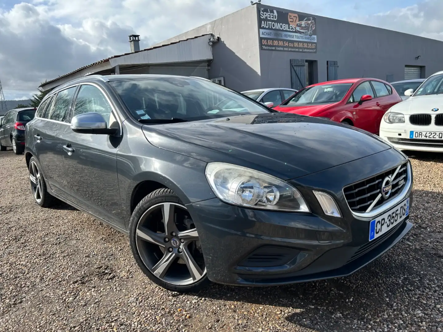 Volvo V60 R-Design Geartronic A Szary - 1