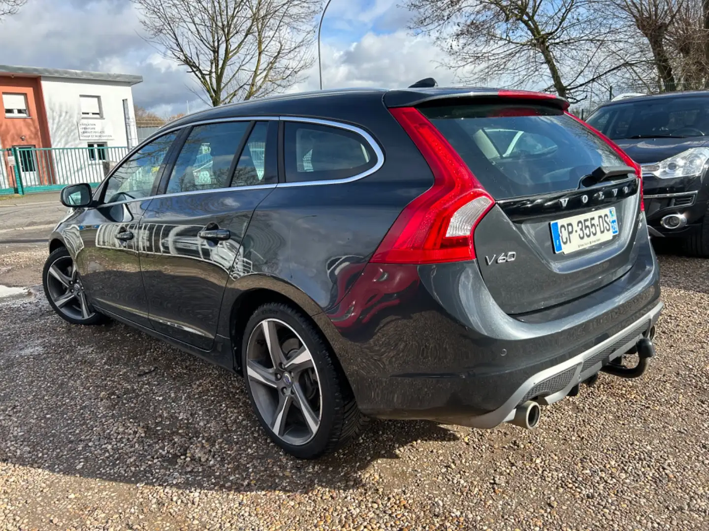 Volvo V60 R-Design Geartronic A Szary - 2