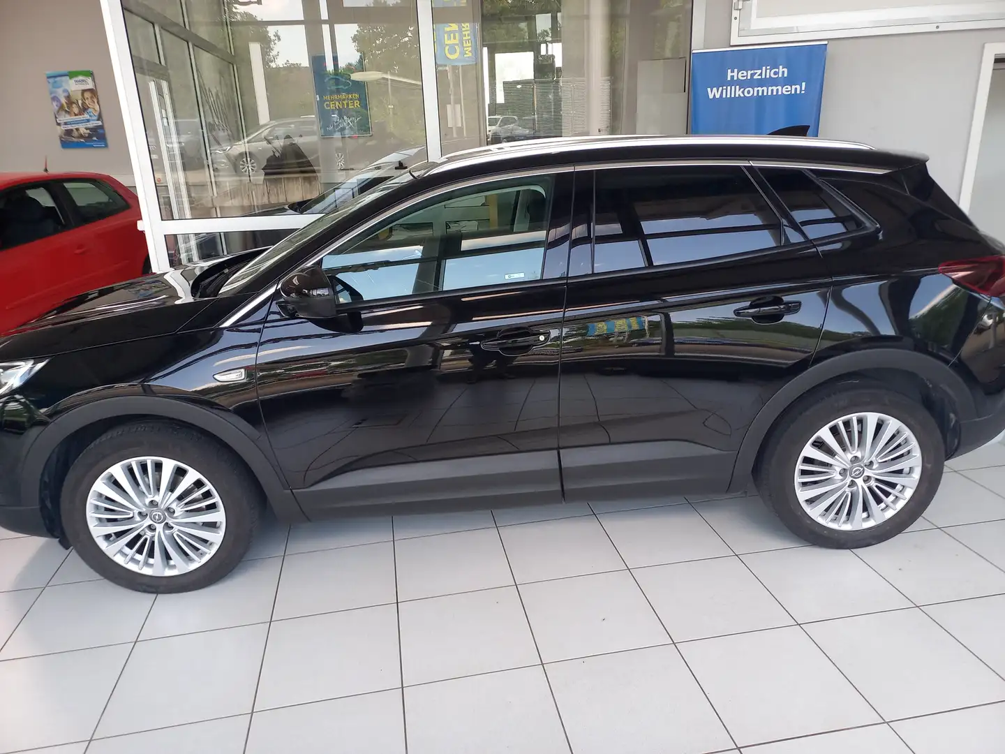 Opel Grandland X Innovation Schwarz - 2