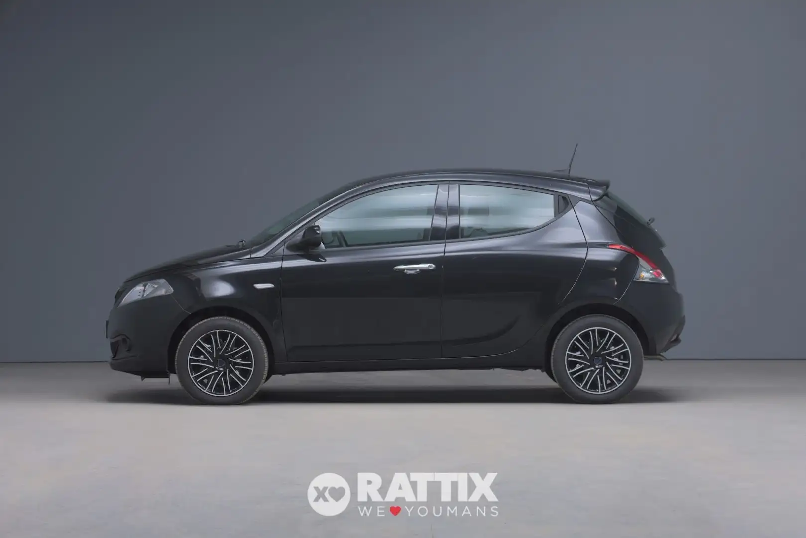Lancia Ypsilon 1.0 Firefly Hybrid 70CV Oro Schwarz - 2