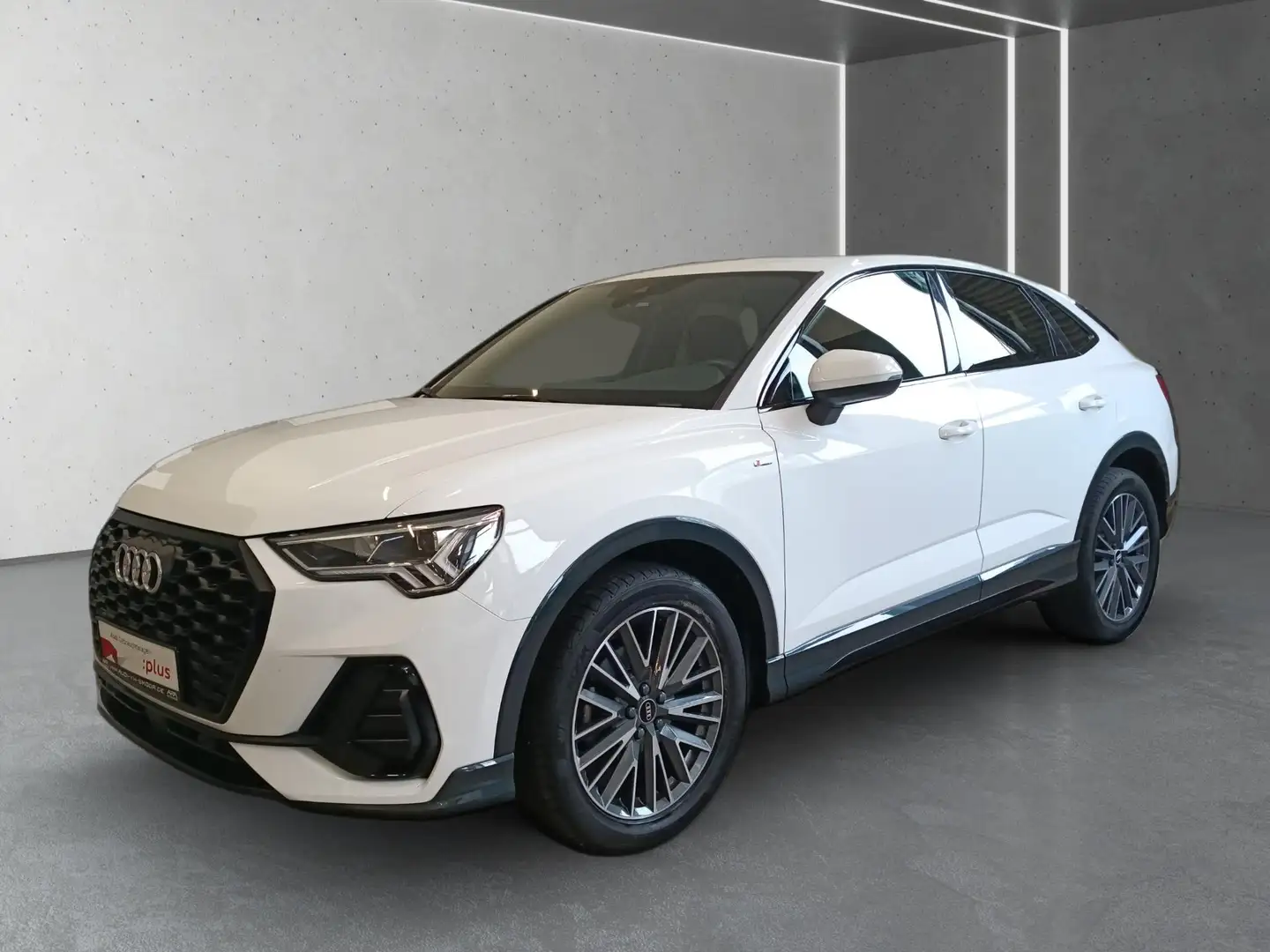 Audi Q3 Sportback 35 TFSI S tronic S-LineEdition*LED*opt.s Wit - 2