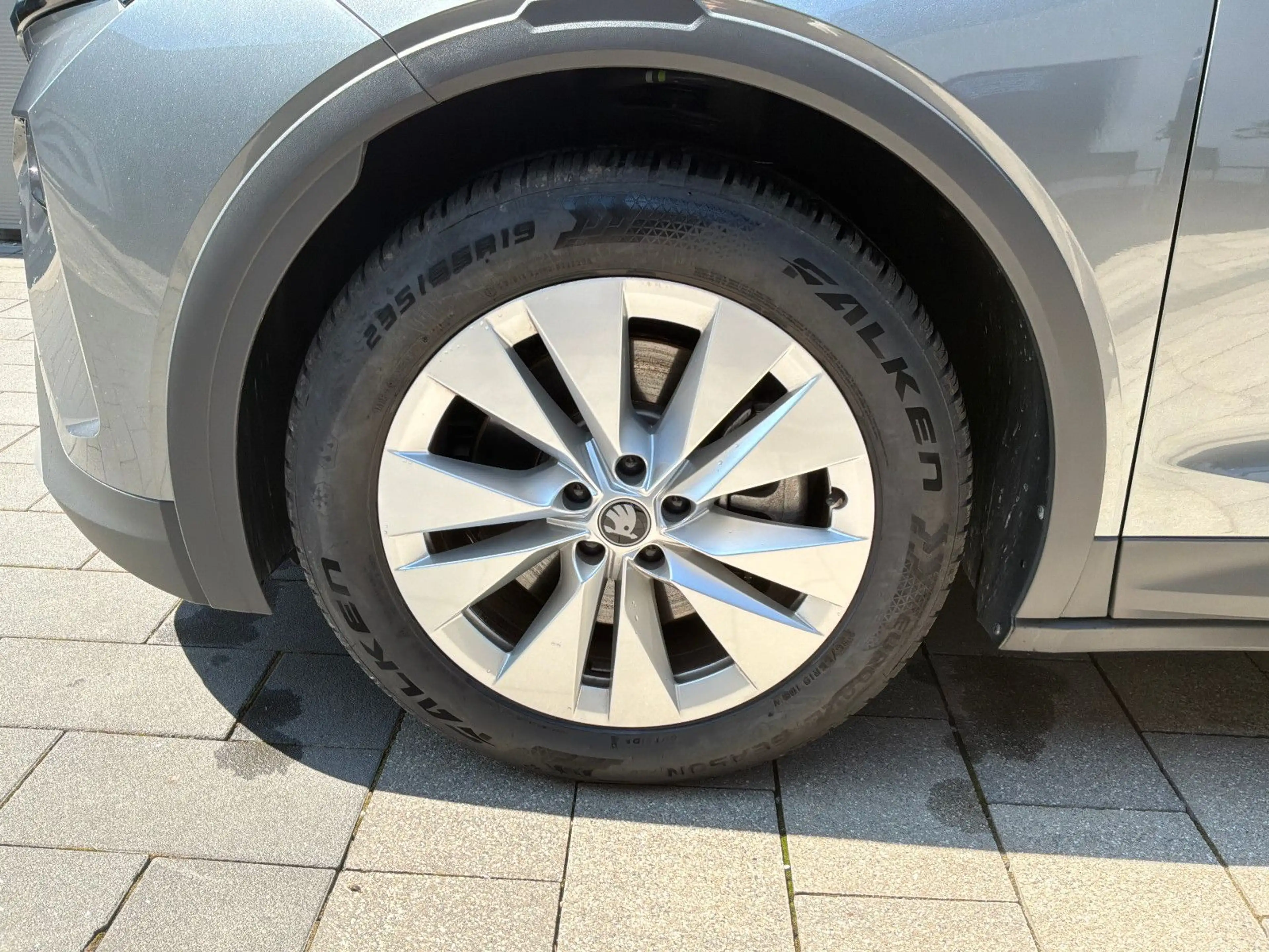 Skoda Elroq 85 Selection Plus MATRIX+AHK+NAVI+WÄRMEPUM — photo 2