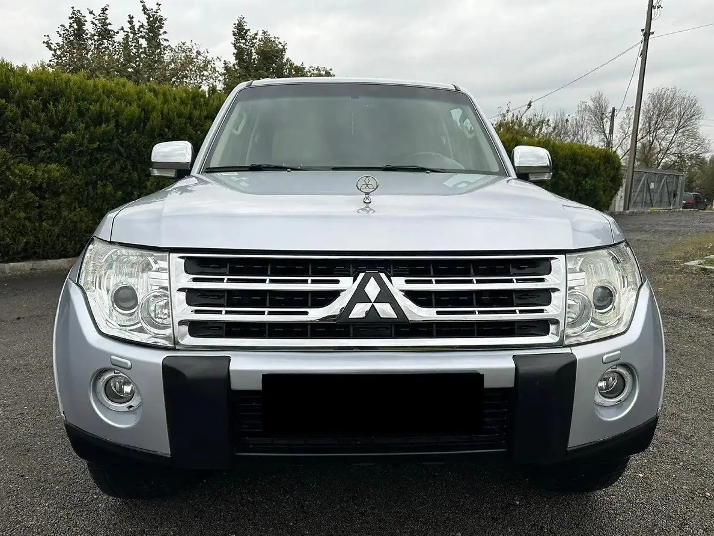 Mitsubishi Pajero Pajero 3.8 V6 AutomatikInstyle Plateado - 1